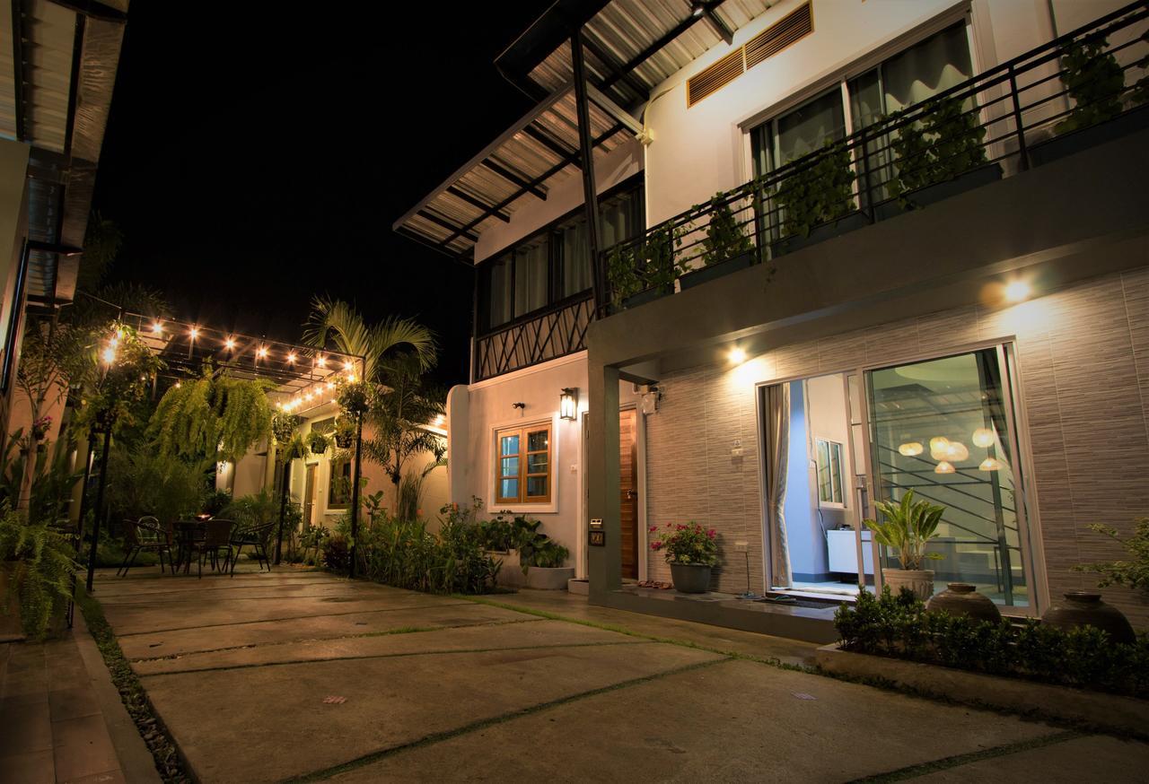 Casa Malee Hotel Чиангмай Екстериор снимка