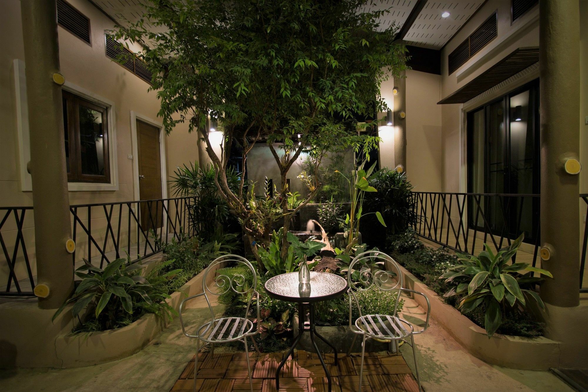 Casa Malee Hotel Чиангмай Екстериор снимка