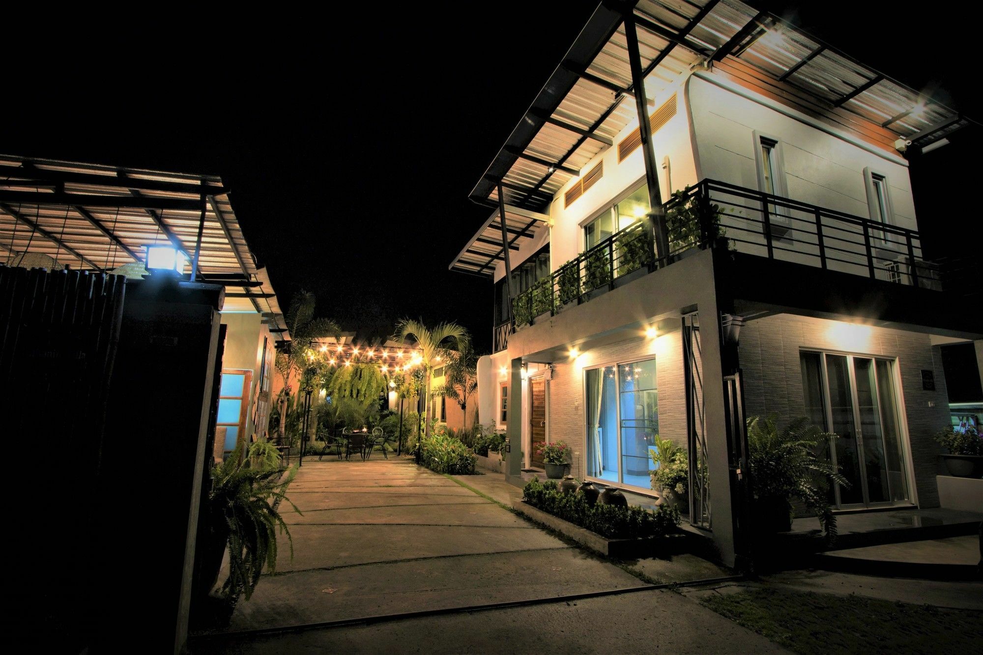 Casa Malee Hotel Чиангмай Екстериор снимка